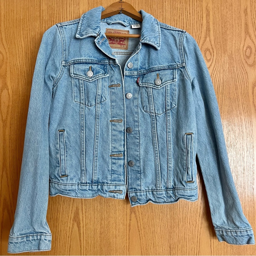 Levi's Women's Light Blue Denim Jacket S
